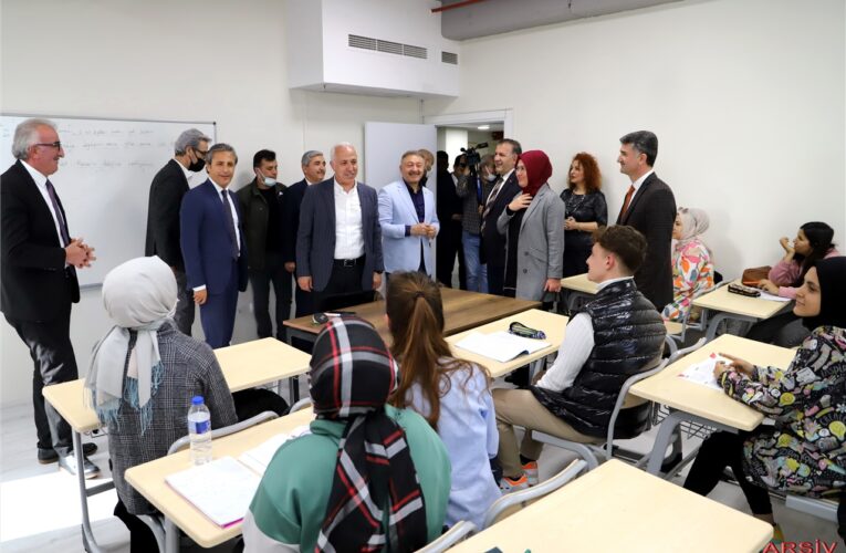 Başkan Gültak; “Tüm eğitim hayatınızda başarılar diliyorum”