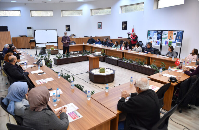 ÖLÜMSÜZ ŞAİR NAZIM HİKMET DOĞUM GÜNÜNDE ŞİİRLERLE ANILDI