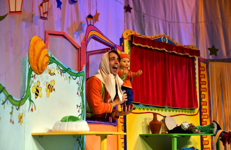 “DÜNYANIN ESKİ ZAMANLARINDA” ÇOCUKLARLA İLK KEZ BULUŞTU