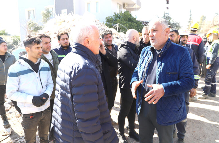 AKDENİZ BELEDİYESİ, DEPREMZEDE VATANDAŞLARIN İHTİYACINI KARŞILAMAYA DEVAM EDİYOR