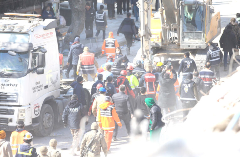 MERSİN İTFAİYESİ 200. SAATTE EMİNE AKGÜL’Ü KURTARDI