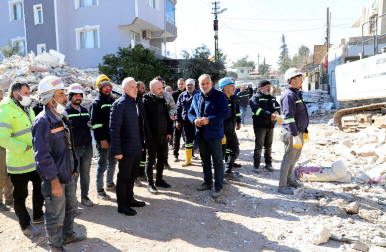 BAŞKAN GÜLTAK, DEPREM BÖLGESİNDE