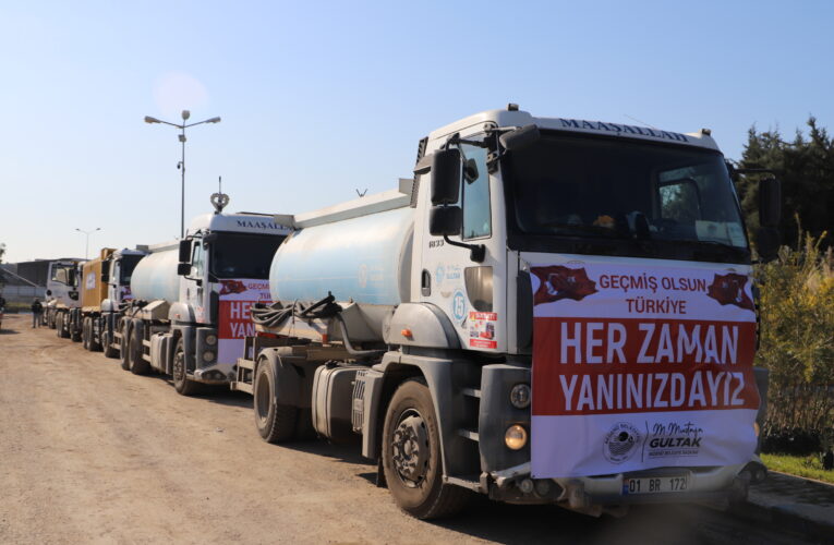 AKDENİZ BELEDİYESİ’NDEN DEPREM BÖLGESİNE İÇME SUYU VE YAKACAK YARDIMI