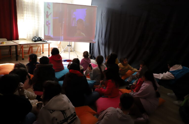 AKDENİZ BELEDİYESİ’NDEN DEPREMZEDE ÇOCUKLARA PSİKOLOJİK DESTEK