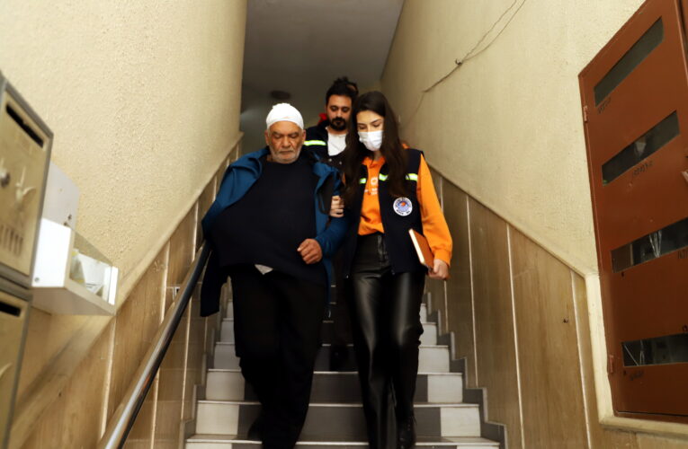 Kanser tedavisi gören ağabeyi de hastaneye götürülüyor