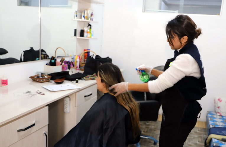 AKDENİZ BELEDİYESİ TÜM BİRİMLERİYLE DEPREMZEDE VATANDAŞLARIN YANINDA