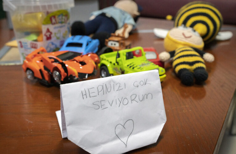 BÜYÜKŞEHİR EKİPLERİ 7/24 DEPREMZEDELERİN YANINDA