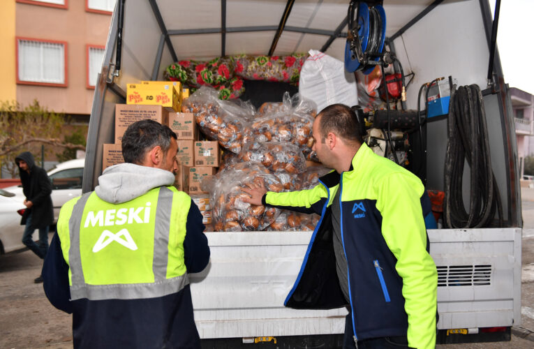 MERSİN EKMEĞİNİ PAYLAŞIYOR