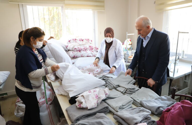 DEPREMZEDE VATANDAŞLAR İÇİN KÜLTÜR EVLERİNDE SERİ ÜRETİME GEÇİLDİ