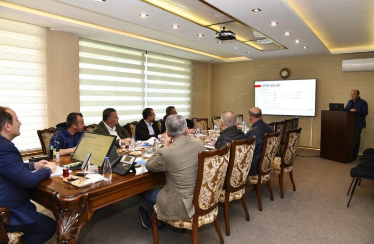 VALİ ALİ HAMZA PEHLİVAN BAŞKANLIĞINDA, MİLLİ EĞİTİM HİZMETLERİ DEĞERLENDİRME VE KOORDİNASYON TOPLANTISI GERÇEKLEŞTİRİLDİ