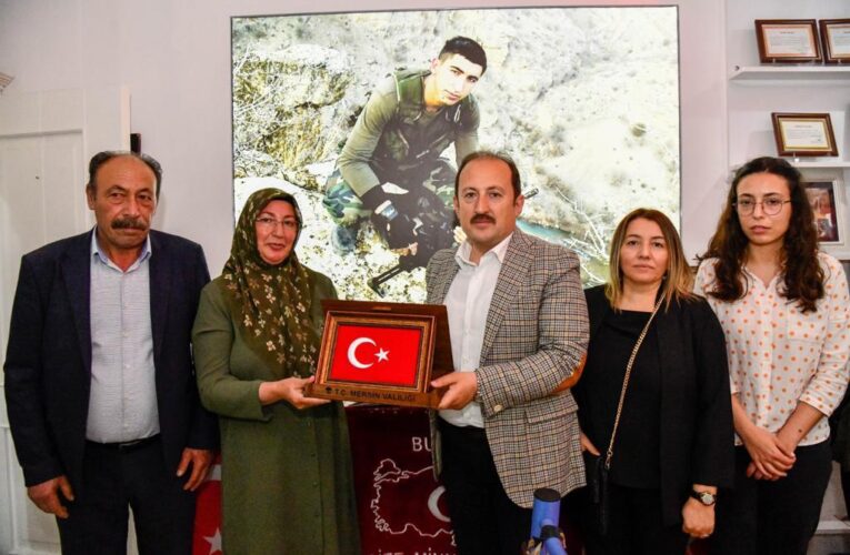 VALİ ALİ HAMZA PEHLİVAN, ŞEHİT JANDARMA UZMAN ÇAVUŞ EREN KIZILGEDİK’İN AİLESİ İLE İFTAR YAPTI