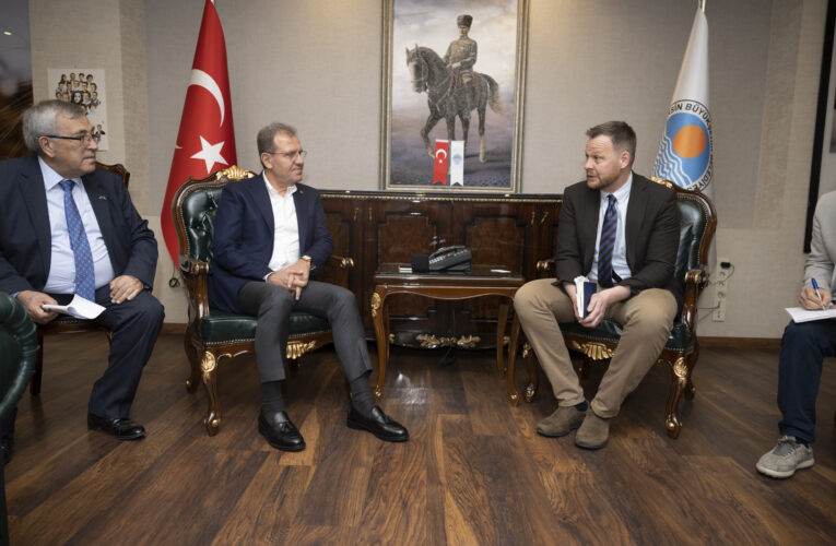 “BİZİM AYAKLARIMIZ YERE BASIYOR. NE YAPTIĞIMIZI, NE İSTEDİĞİMİZİ BİLİYORUZ”