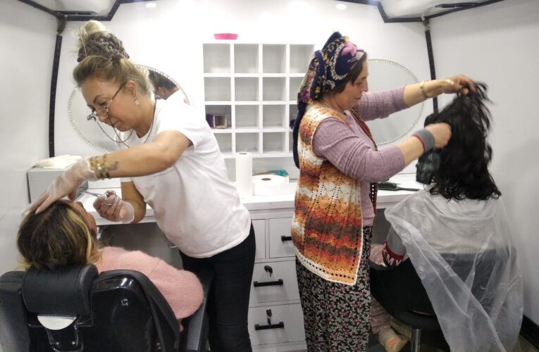 BÜYÜKŞEHİR’İN MOBİL MUTFAK, GEZİCİ SAĞLIK, DİŞ  VE KUAFÖR ARACI ADIYAMAN’DA HİZMETE BAŞLADI