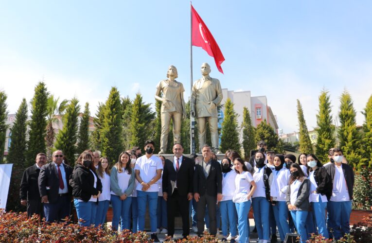 “Sağlık Çalışanlarımızla Gurur Duyuyoruz”