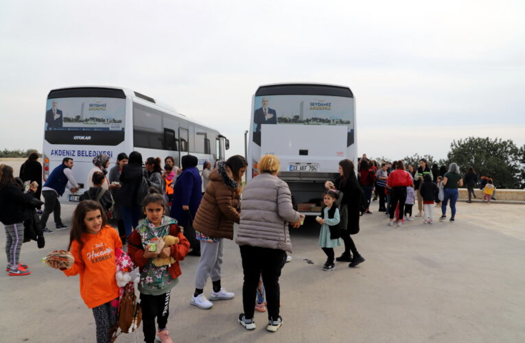 AKDENİZ BELEDİYESİ’NDEN DEPREMZEDE KADINLAR İÇİN 8 MART ETKİNLİĞİ