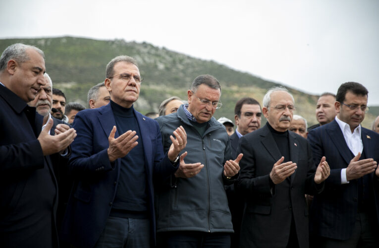 KILIÇDAROĞLU: “MERSİN BÜYÜKŞEHİR BELEDİYEMİZ, BURADAKİ SÜT ÜRETİCİLERİNİN SÜTÜNÜ SATIN ALDI, PEYNİR YAPTI, DEPREMZEDELERE DAĞITTI”