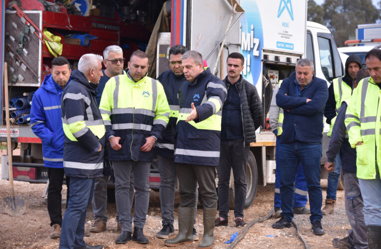 MESKİ, 4 MERKEZ İLÇEYİ BESLEYEN ANA İÇMESUYU BORUSUNDAKİ ARIZAYI KISA SÜREDE ONARDI