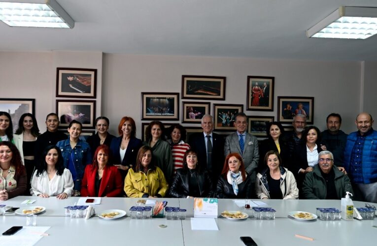 Depremzedeler yararına dayanışma konseri