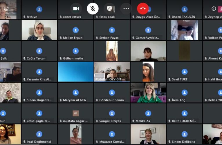 Yenişehir Belediyesi ebeveynleri eğiterek çocukların gelişimine rehberlik ediyor
