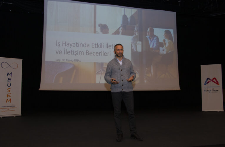 EĞİTİMDE İLETİŞİMİN TEMEL KAVRAM VE KURALLARINDAN HİTABETİN TEMEL UNSURLARINA KADAR BİRÇOK KONU ANLATILDI