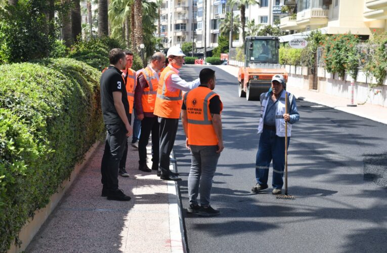 Başkan Abdullah Özyiğit, yol yapım çalışmalarını yerinde inceledi
