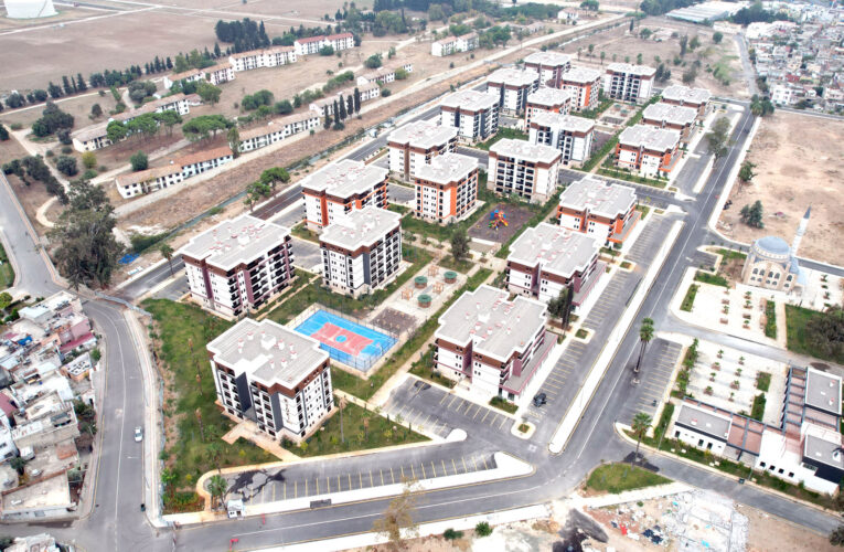 67 konut ile 11 ticarethanenin kurası, noter huzurunda gerçekleşti