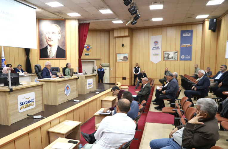 “NEDEN HER ŞEYİ SATIP BELEDİYEYİ BORÇ İÇİNDE BIRAKTINIZ? NEDEN ÖZ KAYNAK YARATMADINIZ?”
