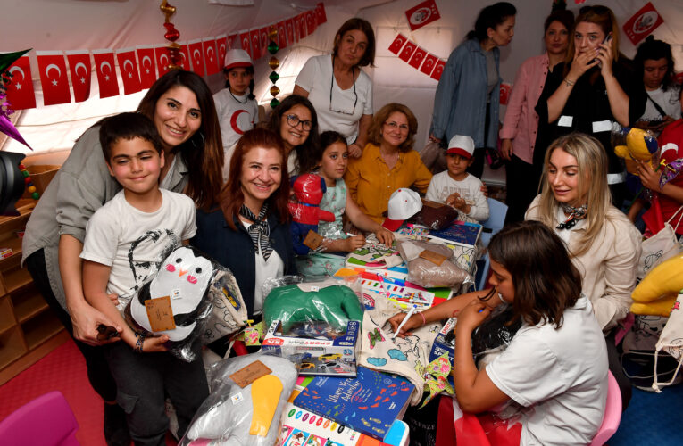 MERSİNLİ KADINLAR DİKTİ, HATAYLI ÇOCUKLARIN YÜZÜ GÜLDÜ