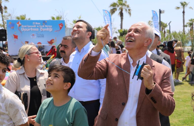 AKDENİZ BELEDİYESİ’NDEN ÇOCUKLAR İÇİN UÇURTMA ŞENLİĞİ