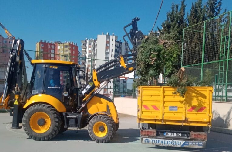 TOROSLAR’DA PARK VE YEŞİL ALANLARA BAHAR BAKIMI