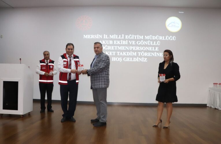 MİLLİ EĞİTİM BAKANLIĞIMIZDAN GÖNÜLLÜ ÖĞRETMENLERİMİZE PLAKET