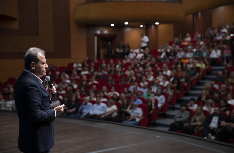 ANTAKYA MEDENİYETLER KOROSU, ŞARKILARINI DEPREMDE HAYATINI KAYBEDENLER İÇİN SÖYLEDİ