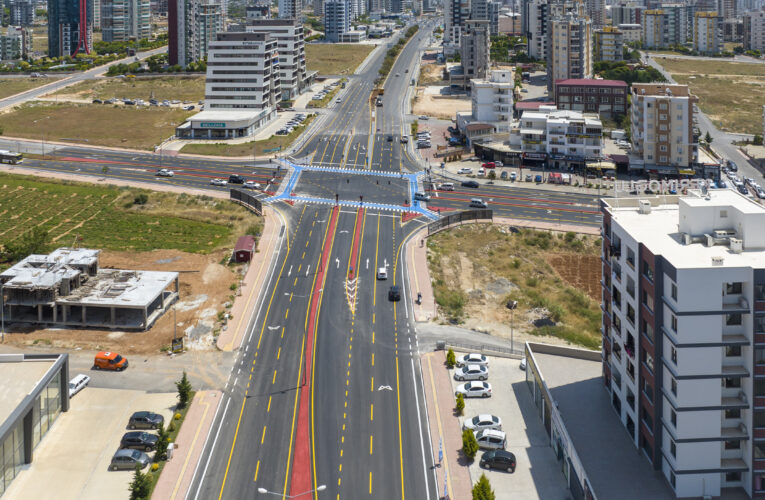 MERSİN BÜYÜKŞEHİR, 3. ÇEVRE YOLU’NU YENİ VE MODERN BİR GÖRÜNÜME KAVUŞTURDU