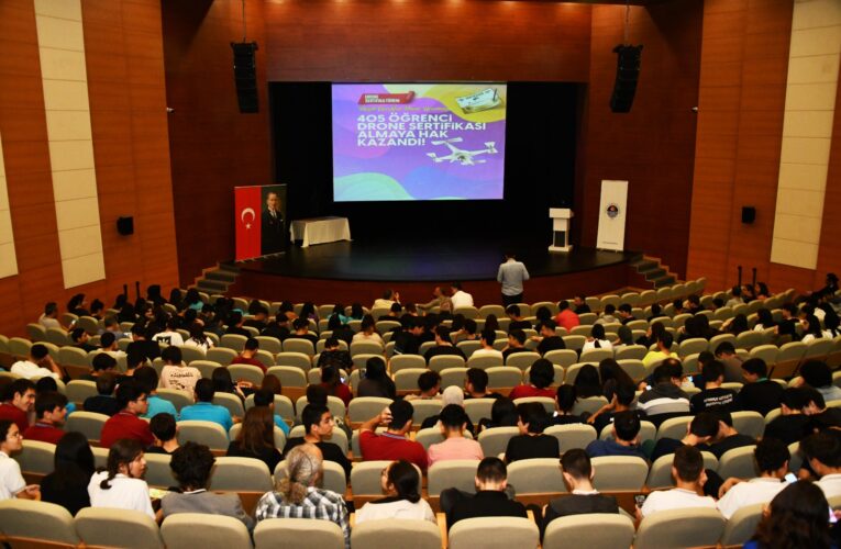 Drone eğitimlerini tamamlayan 405 öğrenci sertifikalarını aldı