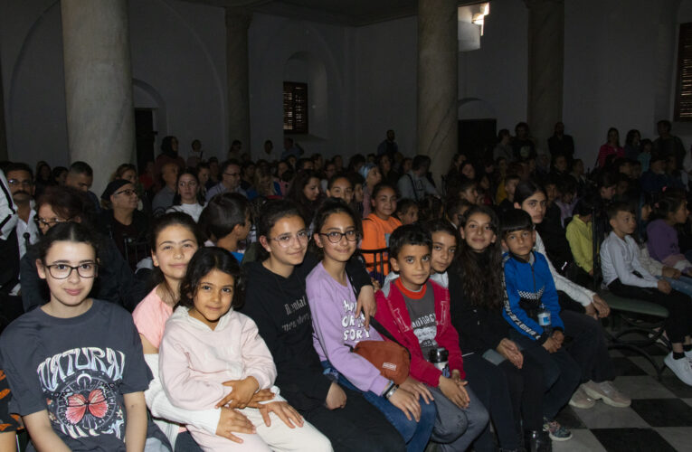 BÜYÜKŞEHİR’İN BERDAN KONUKEVİ’NDE KALAN ÇOCUKLAR, ‘ÇOCUK ŞARKILARI’ KONSERİYLE EĞLENDİ