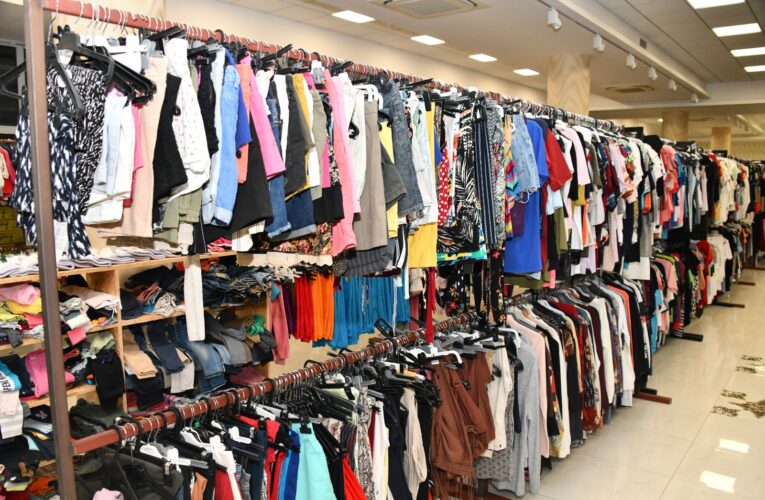 Yenişehir Belediyesi 40 bin depremzedenin yararlandığı Giysi Evi’ni tekrar açıyor