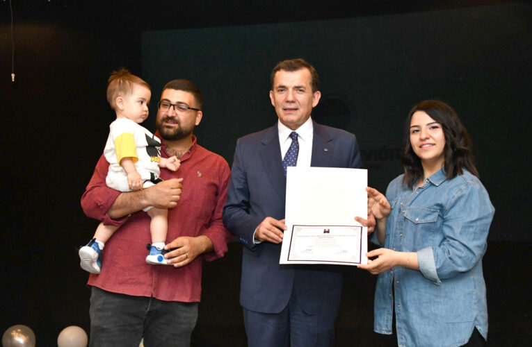 Yenişehir Belediyesi ebeveynleri eğiterek, çocuklara destek veriyor