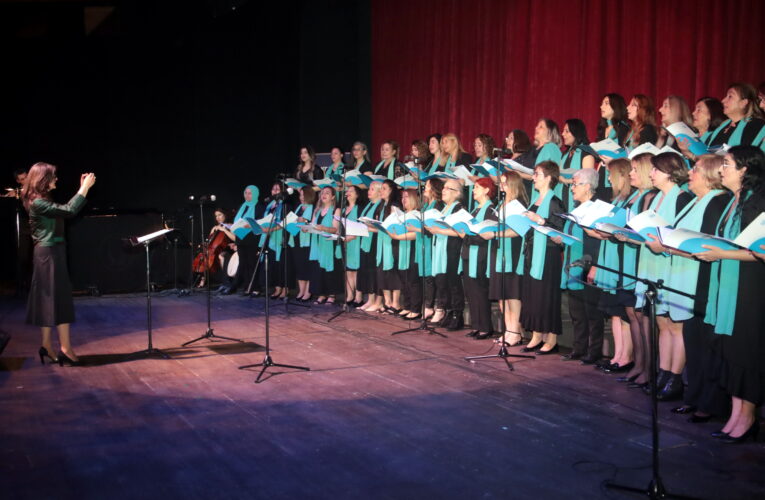 AKDENİZ’DE “ANNELER GÜNÜNE ÖZEL” KONSER