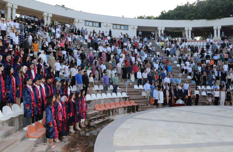 SAĞLIK HİZMETLERİ MESLEK YÜKSEKOKULU ÖĞRENCİLERİMİZ MEZUNİYET SEVİNCİ YAŞADI