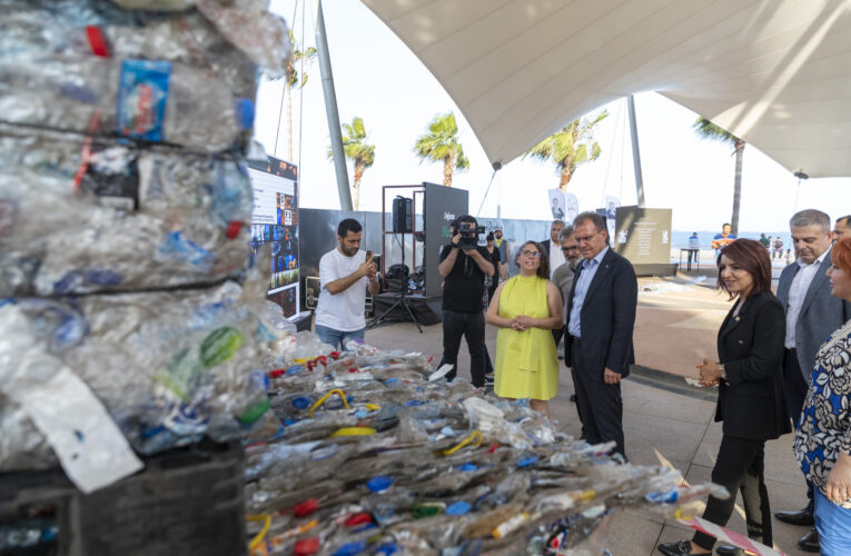 SEÇER, SANATÇILARIN GÖSTERİSİNİ VE ESERLERİ İLGİ İLE İZLEDİ