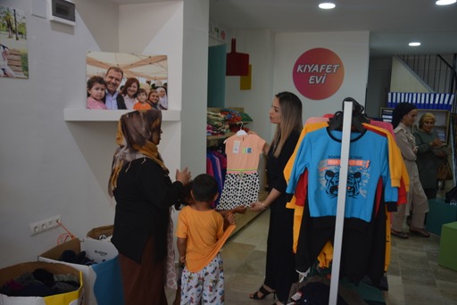 MERSİN BÜYÜKŞEHİR SOSYAL PROJELERİ İLE YÜZLERİ GÜLDÜRMEYE DEVAM EDİYOR