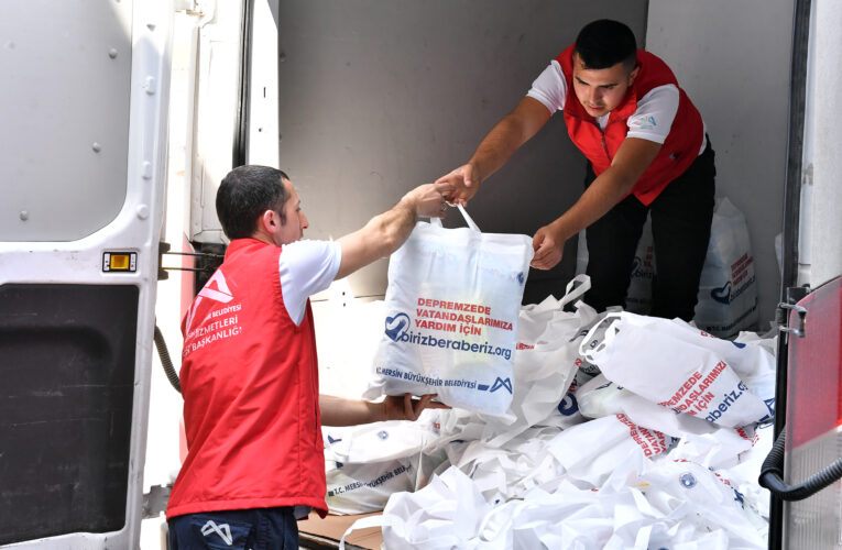 ‘BİRİZ BERABERİZ’ DESTEKLERİ DEPREMZEDELERE ULAŞMAK ÜZERE YOLA ÇIKTI