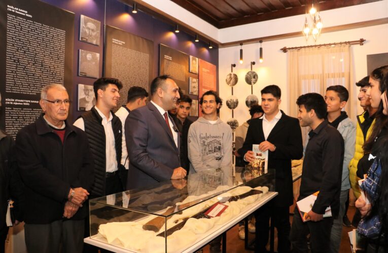 “Gençlerimizin Yanında Olmaya Devam Edeceğiz”