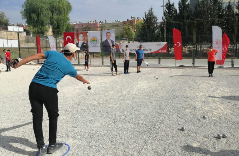 “TOROSLAR’DA ÇOCUKLARI VE GENÇLERİ BOL SPOR AKTİVİTELİ BİR YAZ BEKLİYOR”