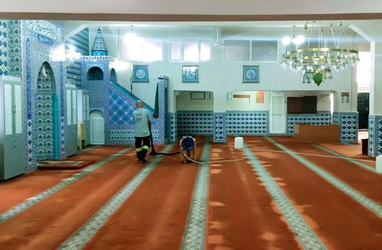 AKDENİZ’DE İBADETHANELER BAYRAMA HAZIRLANIYOR