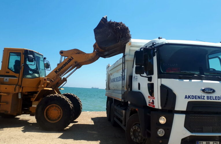 KARADUVAR MAHALLESİ SAHİLİ TEMİZLENDİ