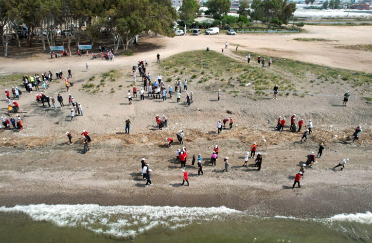 CARETTA CARETTALARIN YUVALANDIĞI KAZANLI SAHİLİ TEMİZLENDİ