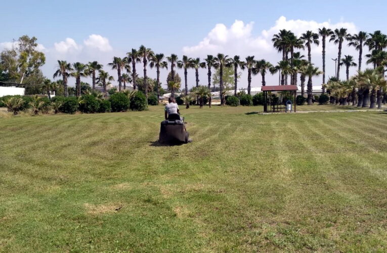 AKDENİZ’DE  PARKLAR, SPOR SAHALARI VE YEŞİL ALANLAR ELDEN GEÇİYOR