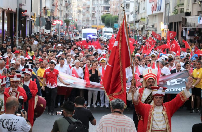 “AZİZ MİLLETİMİZ, O GECE DARBEYE, MANDAYA HAYIR DEDİ ve MİLLİ İRADEYE SAHİP ÇIKTI”