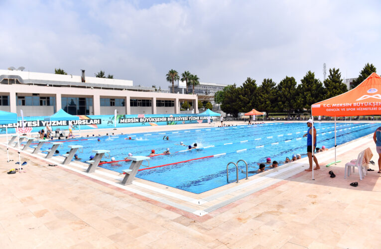 YÜZME KURSU SAYESİNDE 7’DEN 70’E HERKES YÜZME ÖĞRENİYOR